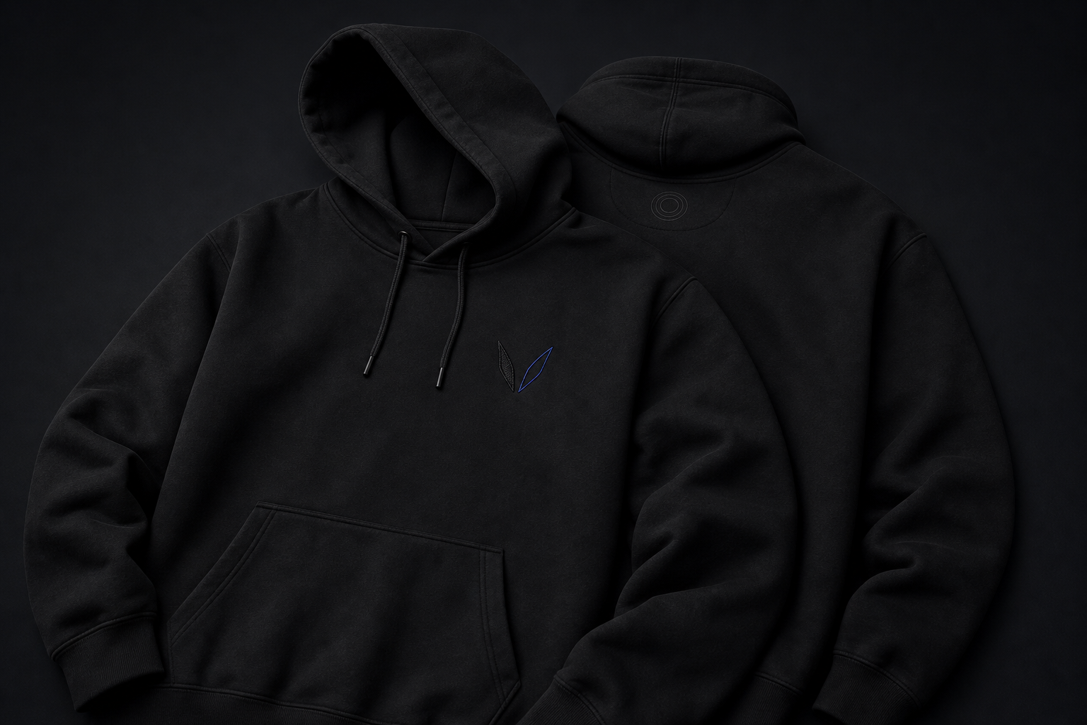 VEIL Field Issue — Blade-Stickerei auf schwarzem Hoodie